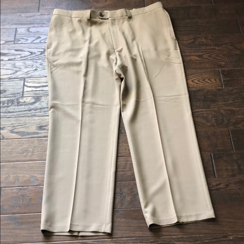 Haggar Men’s Cool 18 Dress Pant